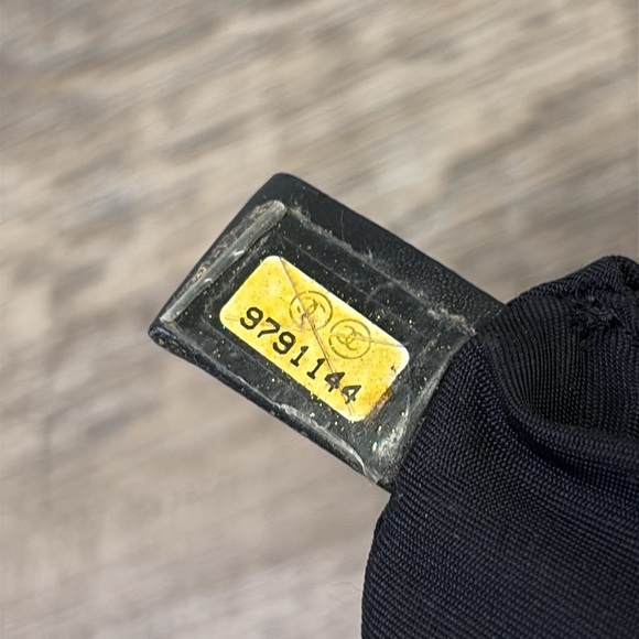 SOLD IN STORE CHANEL Travel Ligne Tote (2004-2005) - Picture 8 of 15